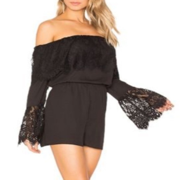 NWT BB Dakota Cavell Lace Off The Shoulder Bell Sleeve Romper In Black - Picture 2 of 6